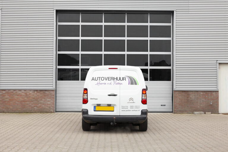 Bestelauto huren achteraanzicht