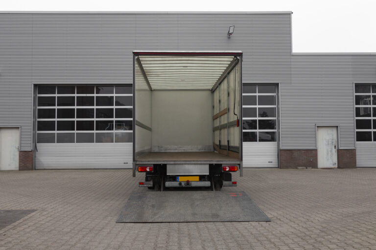 C1 vrachtwagen huren laadlift