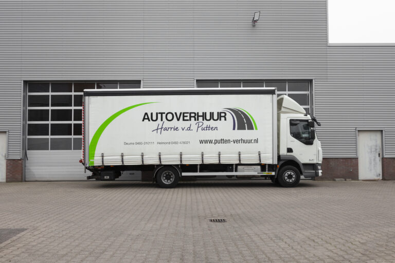 C1 vrachtwagen huren zijaanzicht