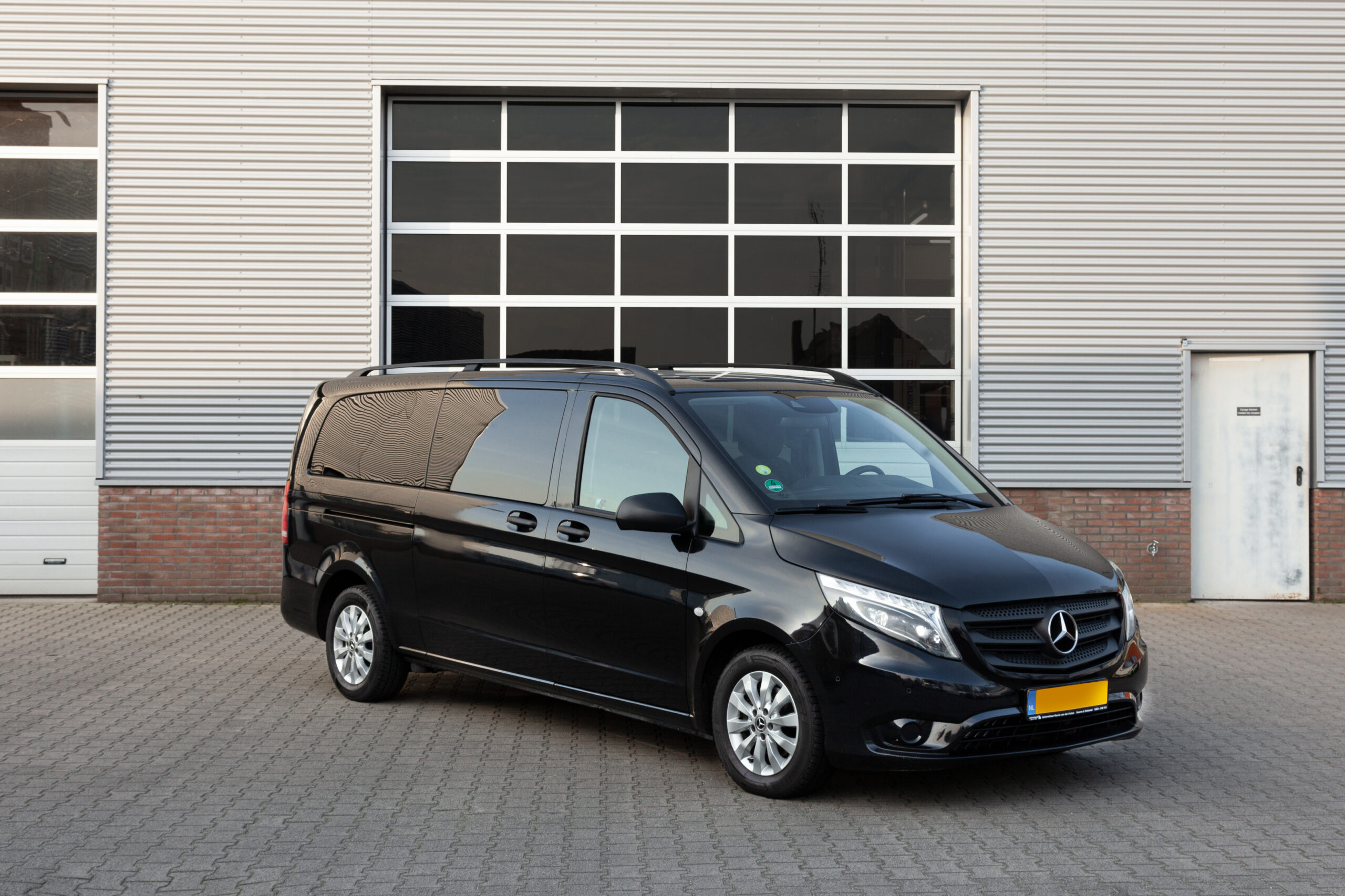 Mercedes Vito personenbus huren