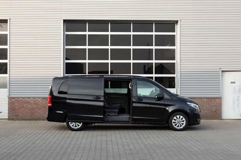 Mercedes Vito personenbus huren