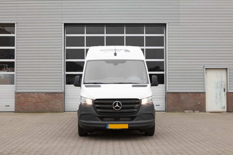 Mercedes sprinter huren bedrijfswagen vooraanzicht