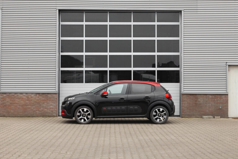 Middenklasse auto huren Citroen c3 zijaanzicht