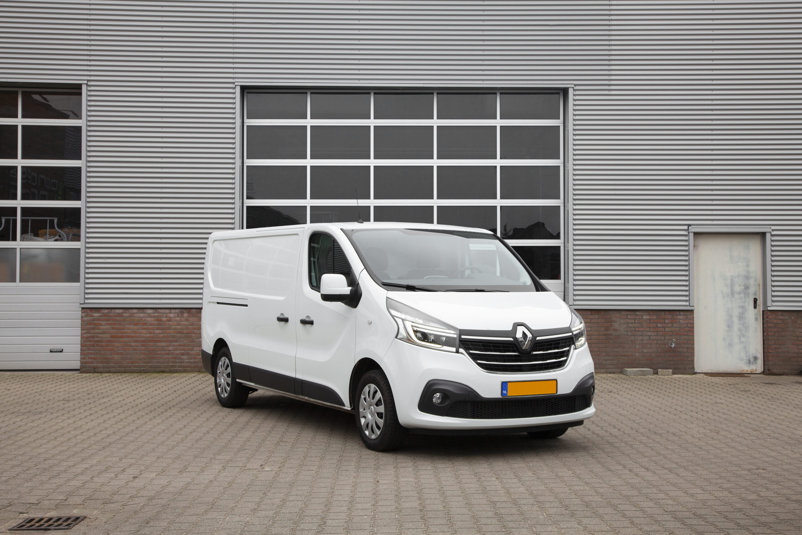 Renault trafic huren middelgrote bedrijfswagen