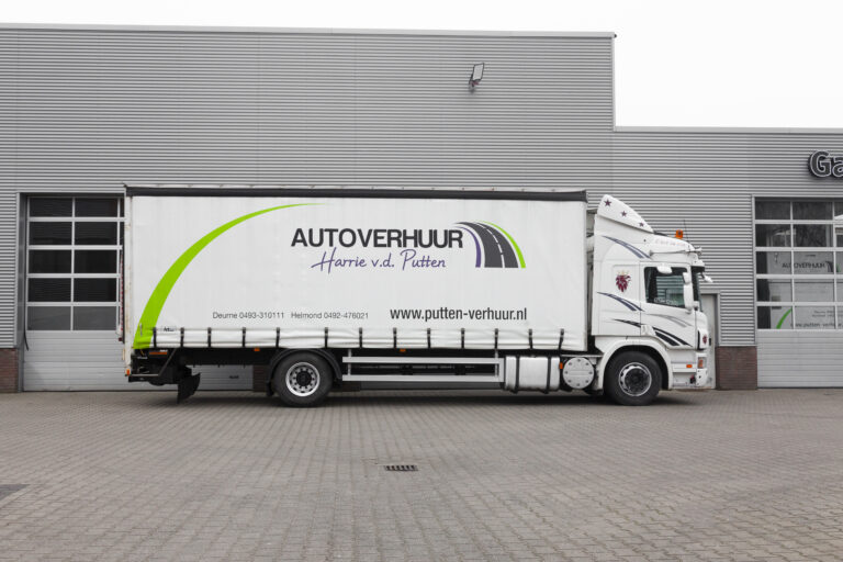 Vrachtwagen schuifzeil huren rechter aanzicht