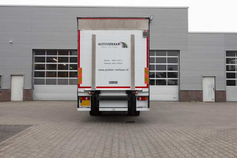 DAF vrachtwagen huren achteraanzicht