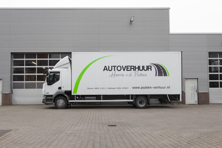 DAF vrachtwagen huren zijaanzicht