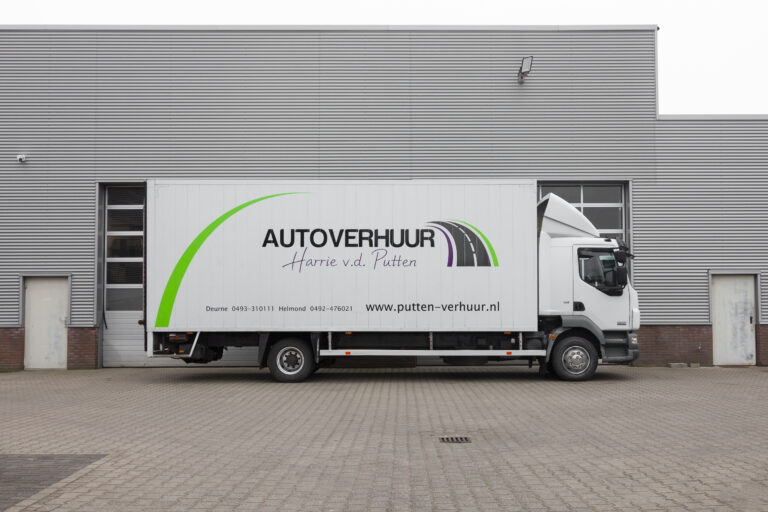 DAF vrachtwagen huren rechter zijaanzicht