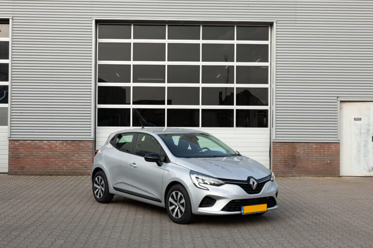 Compacte middenklasse auto huren Renault Clio
