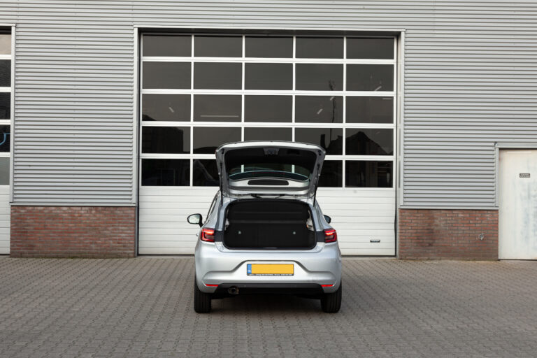 Compacte middenklasse auto huren Renault Clio