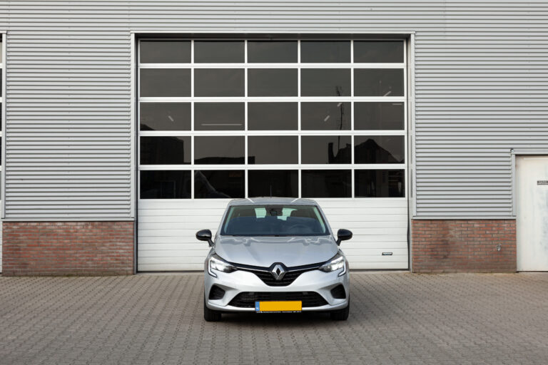 Compacte middenklasse auto huren Renault Clio